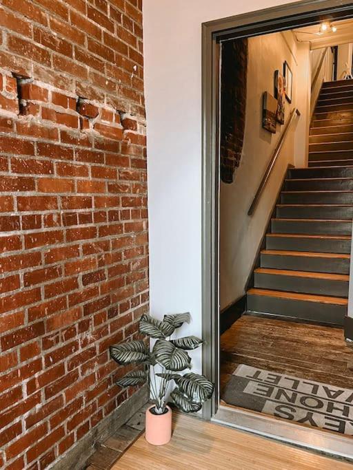 Апартаменти The 511. A Luxury Loft On State St. Брістол Екстер'єр фото